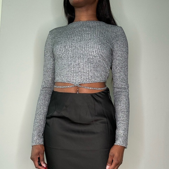 Cropped Ribbed Top - Picture 2 of 4